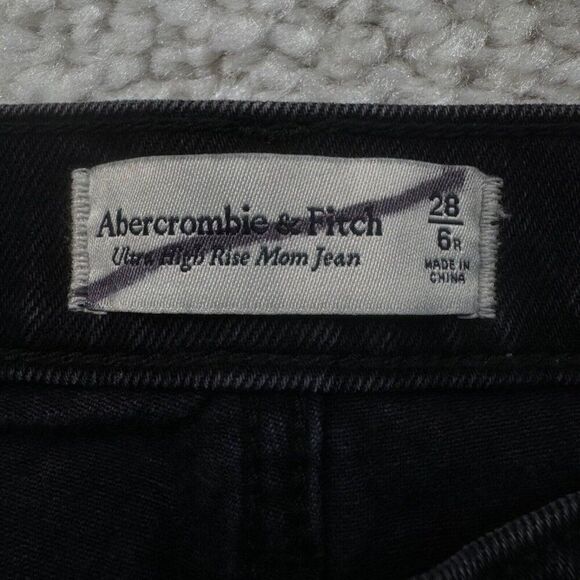 Abercrombie & Fitch Ultra High Rise Mom Jean Black Distress 28/6 - Picture 5 of 13
